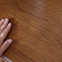 【時と共に、深まる味わい】
滑らかな手触りの天板に広がる美しい木目は、一つとして同じものがない天然木ならではの魅力であり、使い込むほどに色艶が増し、家族の歴史とともに味わい深い表情へと変化していきます。